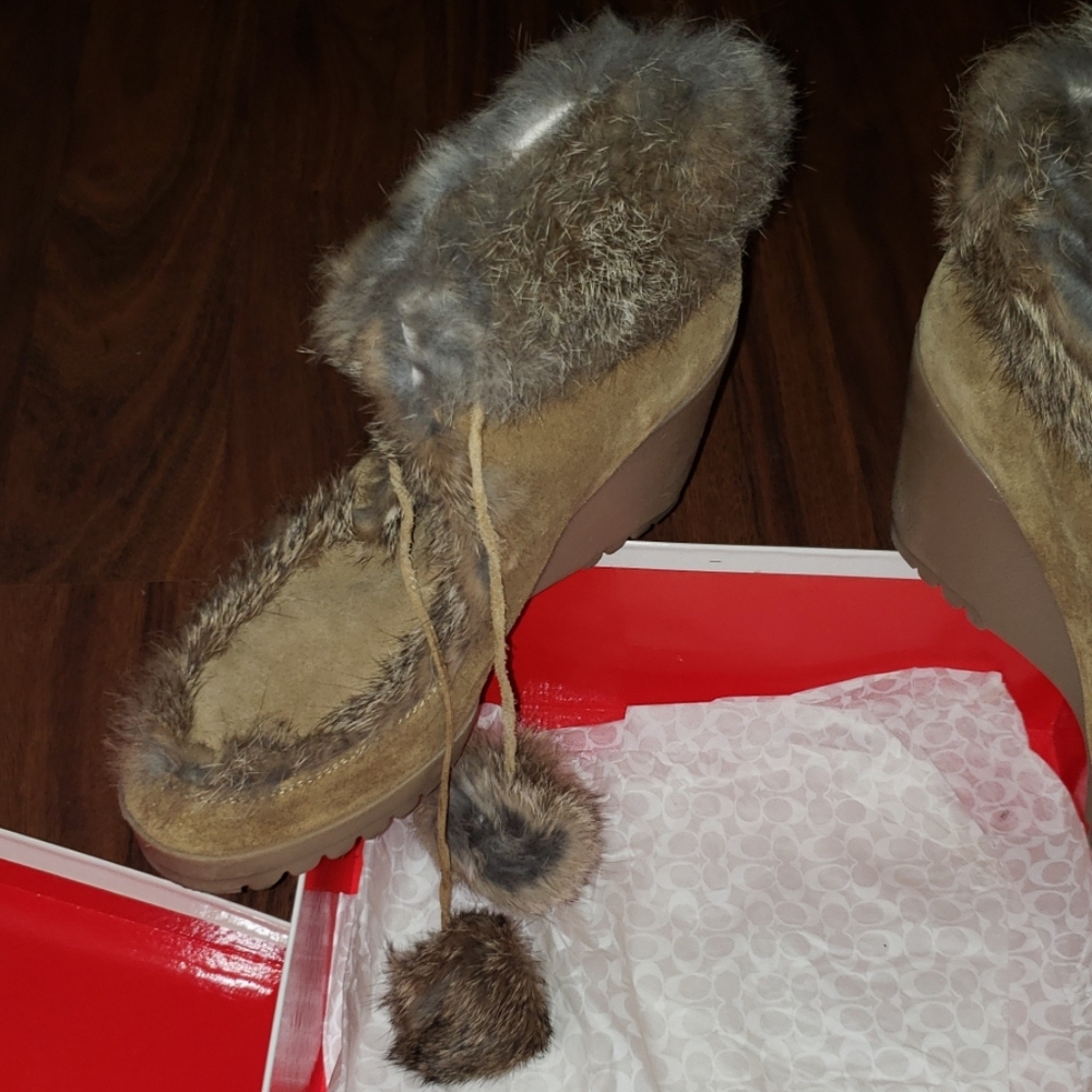 Coach "Kataya" Suede Boots w/fur detail - Picture 4 of 8